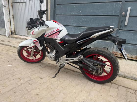 HONDA CB TWISTER HONDA CB TWISTER